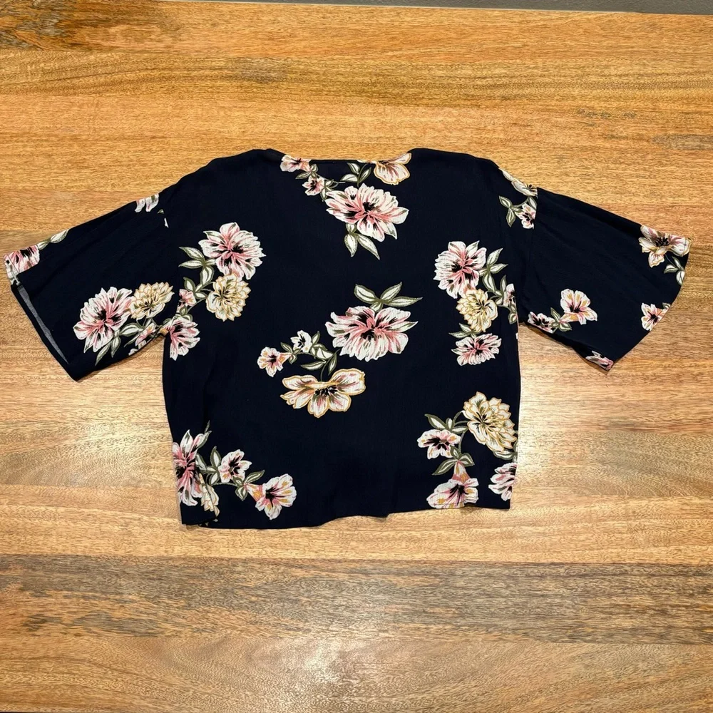 Blue Floral Blouse with a tie at the waist - Size Small - NWT - Picture 2 of 2